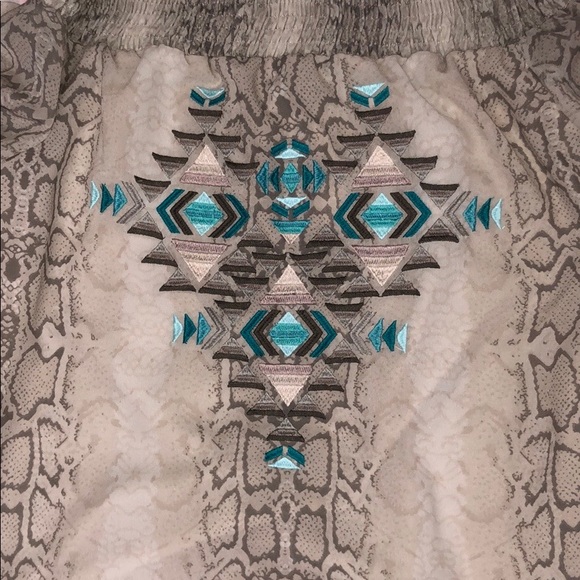 ❤️HOST PIC❤️Judith March off shoulder blouse - Picture 8 of 8